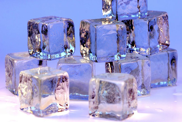 crystal clear ice for home bar
