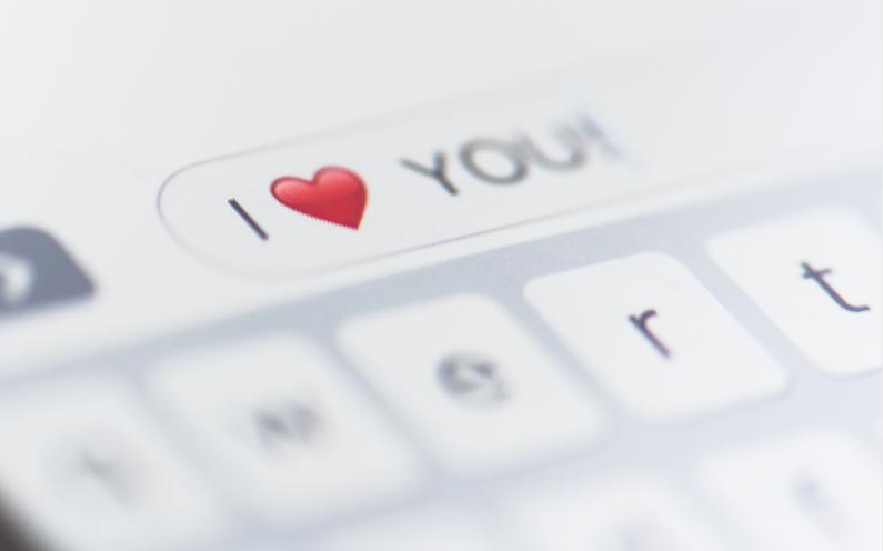 i-love-you-message-on-mobile-phone