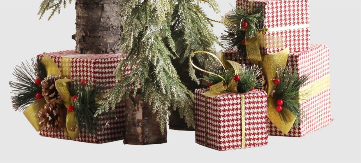 Christmas Tree Gift wrapping decor